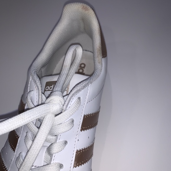 Adidas Superstar Rose Gold Sz 9 - Picture 5 of 6